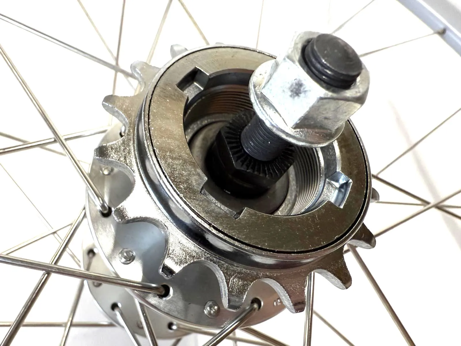 Single Speed Grey Rear Wheel 700c 32 Spoke   16t Freewheel 120mm rear Bolt On